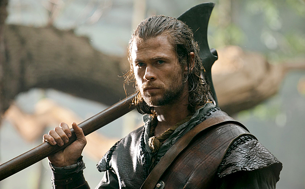 Universal to release 'The Huntsman' in 2016, pushes back 'The Mummy'