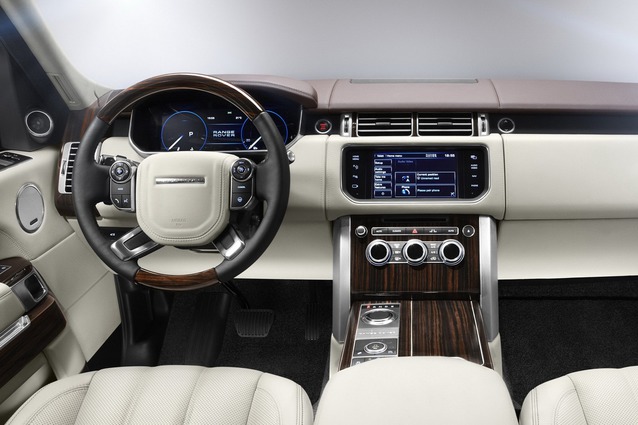 Jaguar testează un Range Rover care poate fi condus cu telefonul