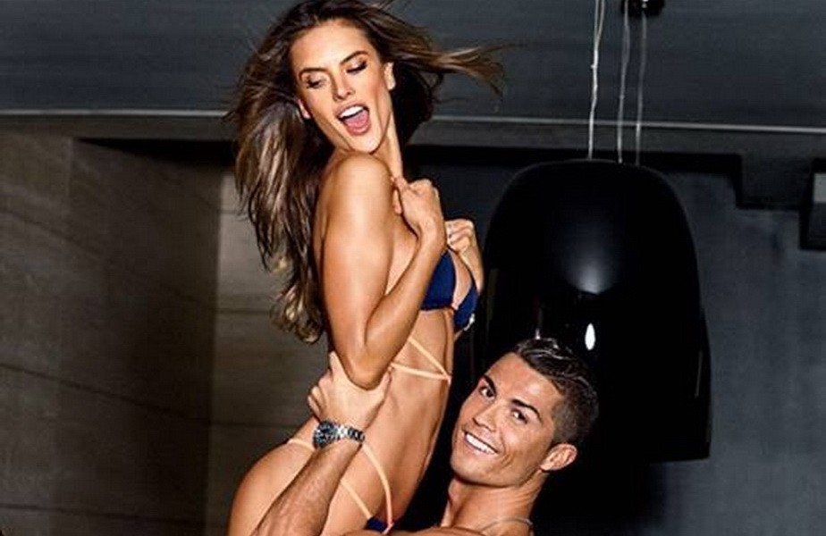 Cristiano Ronaldo, imagine de senzaţie alături de Alessandra Ambrosio