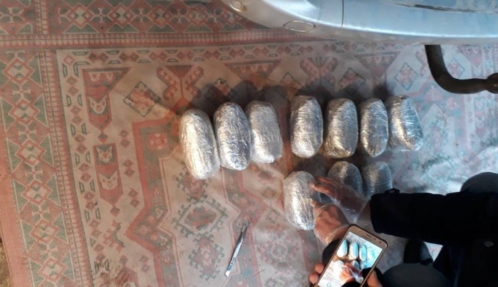 Un moldovean a încercat să transporteze peste 3 kg de marijuana în Rusia