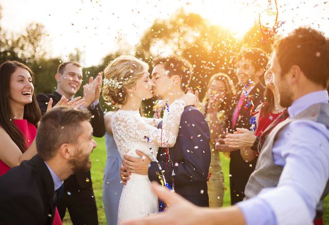 10 lucruri pe care nu ar trebuie să le faci niciodată la o nuntă