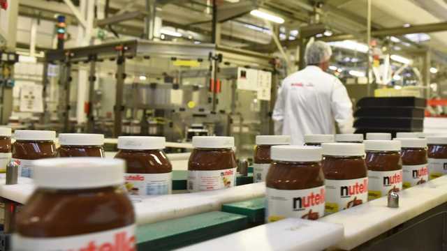 Defect de calitate la produsele Nutella şi Kinder. Activitatea fabricii a fost oprită