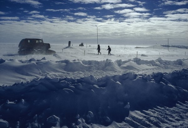 Vestul Antarcticii se topeste cu repeziciune - echilibrul planetei, amenintat