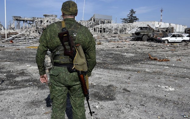 Ukraine crisis: New EU sanctions on Russia go into effect